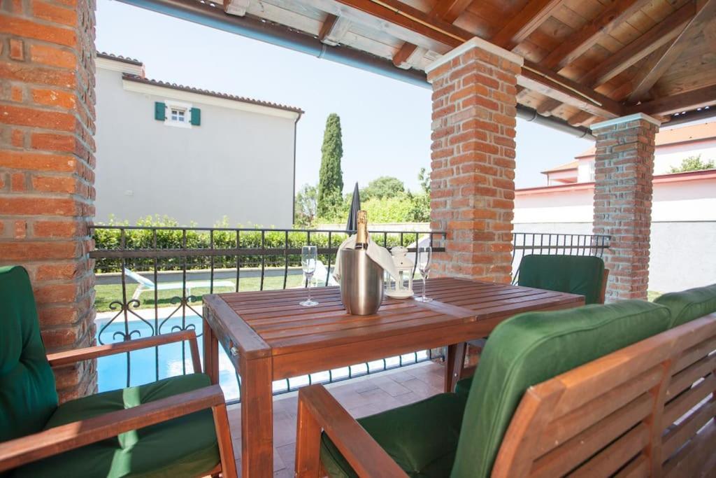 Villa Petra Porec Bagian luar foto